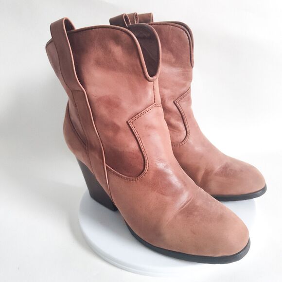 Chinese Laundry Brown Heeled Boots - Picture 2 of 10